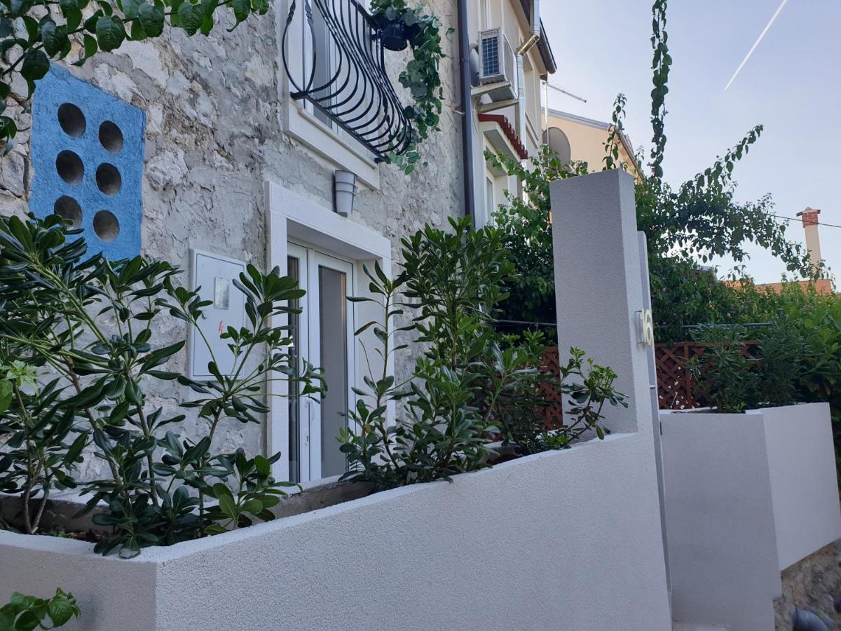 Castel Apartment Mali Losinj Exterior photo