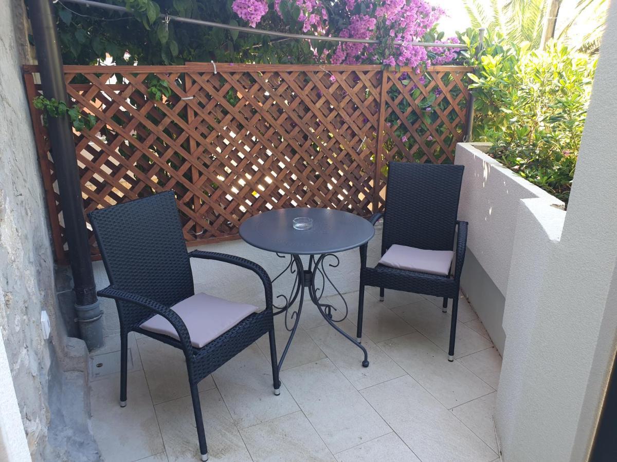 Castel Apartment Mali Losinj Exterior photo