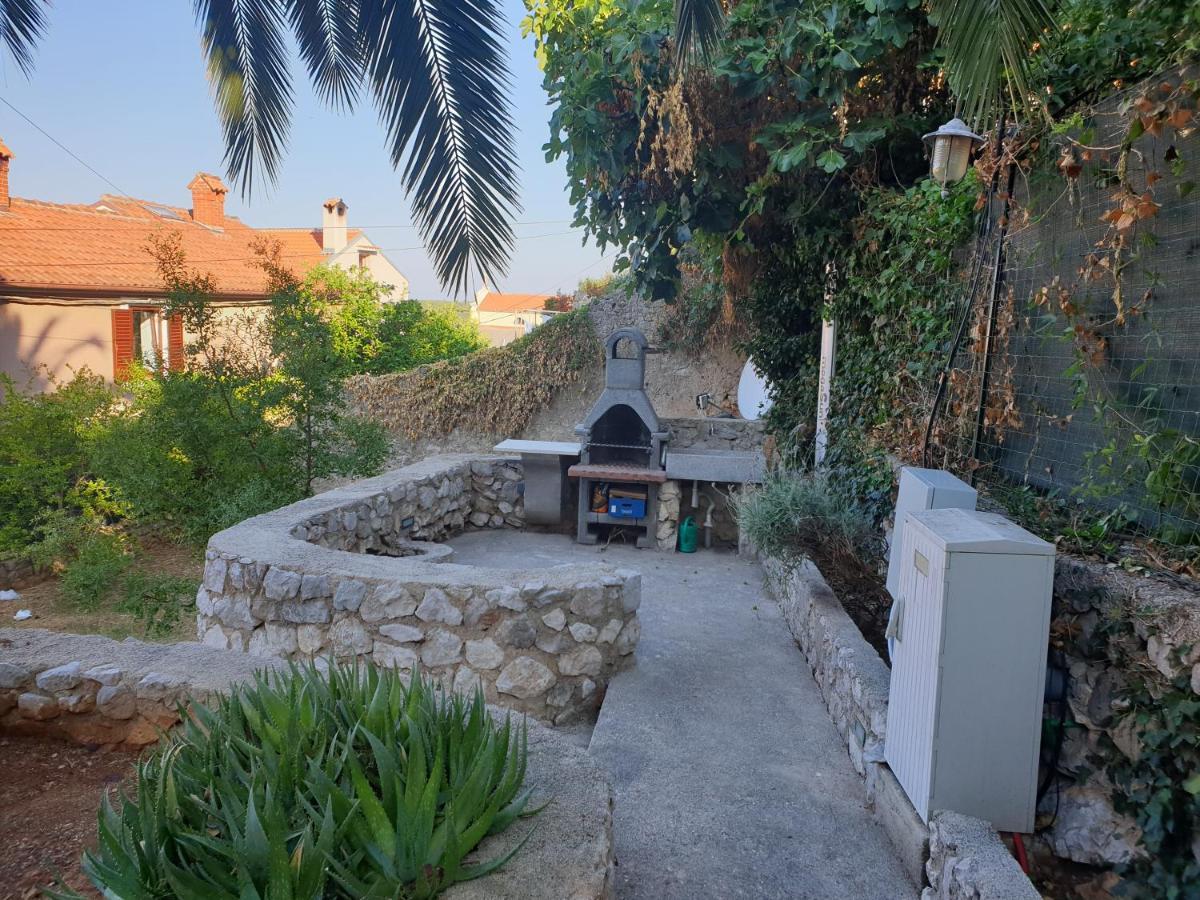 Castel Apartment Mali Losinj Exterior photo