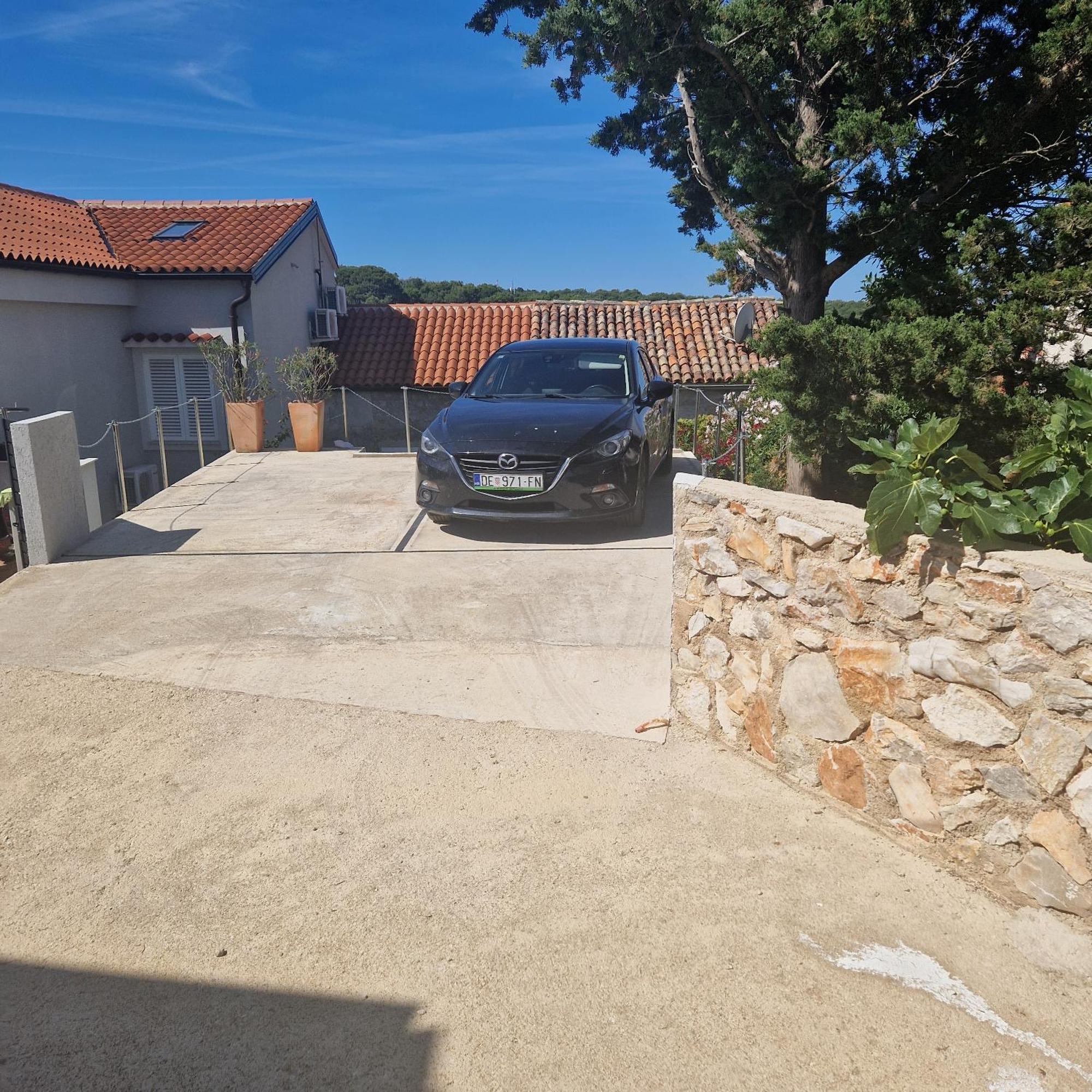 Castel Apartment Mali Losinj Exterior photo